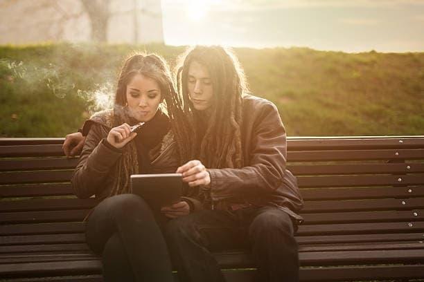 E-Zigaretten guide and answers to what is in electronic cigarettes plus health risks and ingredient breakdown