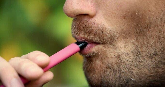 Electronic cigarette dangers exposed with expert commentary from nhà cái uy tin on public health risks