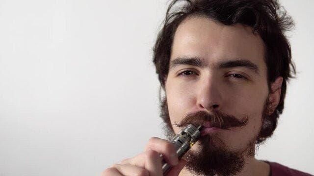 Jednorázová E-cigareta under spotlight as recent legislative news tobacco electronic cigarette market april 2025 drives regulation and sales forecasts